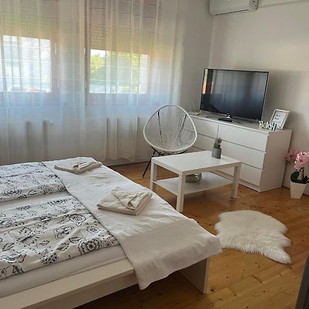 Rege Apartman 2 Alsoors Exterior photo