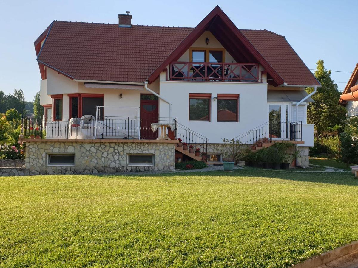 Rege Apartman 2 Alsoors Exterior photo