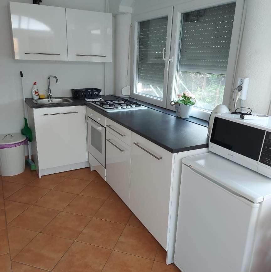 Rege Apartman 2 Alsoors Exterior photo