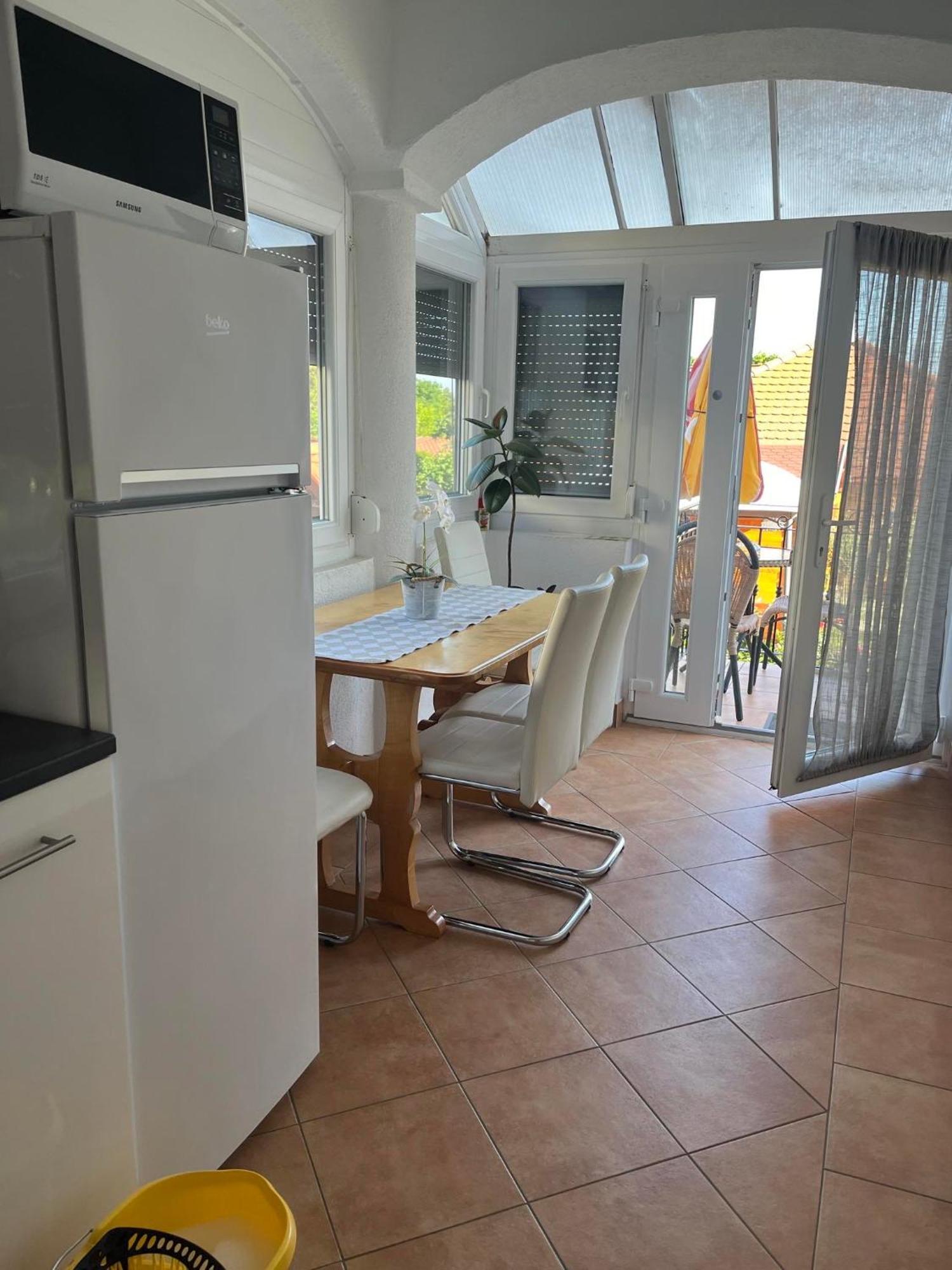 Rege Apartman 2 Alsoors Exterior photo